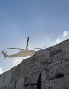 تحضيرا لزيارة بايدن - مروحيات امريكية تهبط في مهبط الرئيس ببيت لحم
