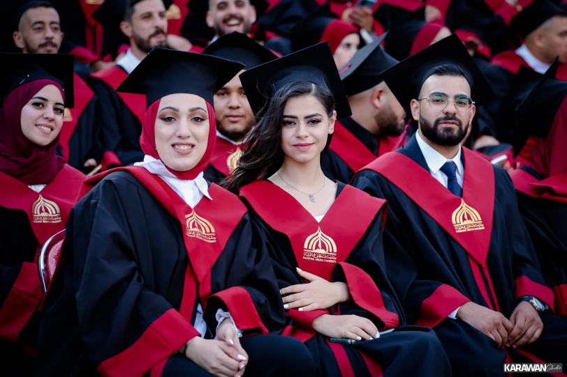 جامعة فلسطين الأهلية تحتفل بتخريج الفوج الثاني عشر من طلبتها