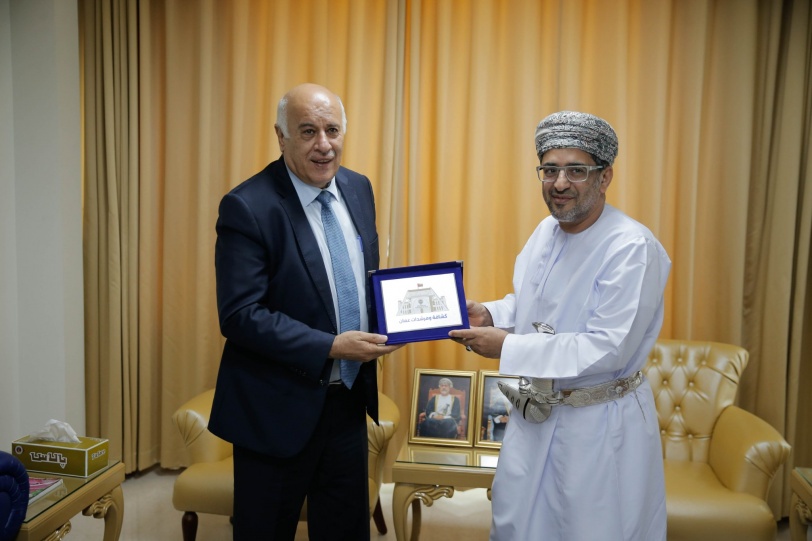 جبريل الرجوب يبحث اليات تعزيز التعاون مع الكشافة العمانية