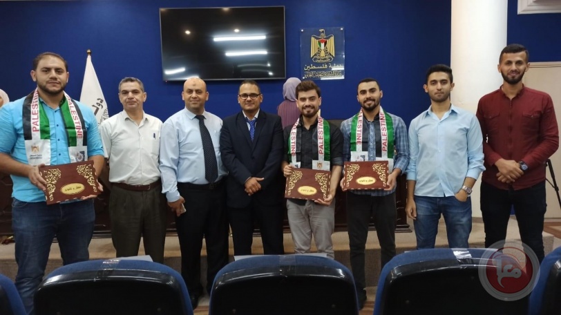 فوز طلبة من كلية الهندسة وتكنولوجيا المعلومات بالمركز الأول في مسابقة "التميز التقني"