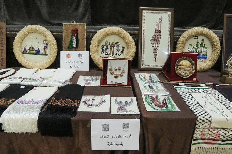بلدية غزة تفتتح معرض "تراثنا هويتنا"