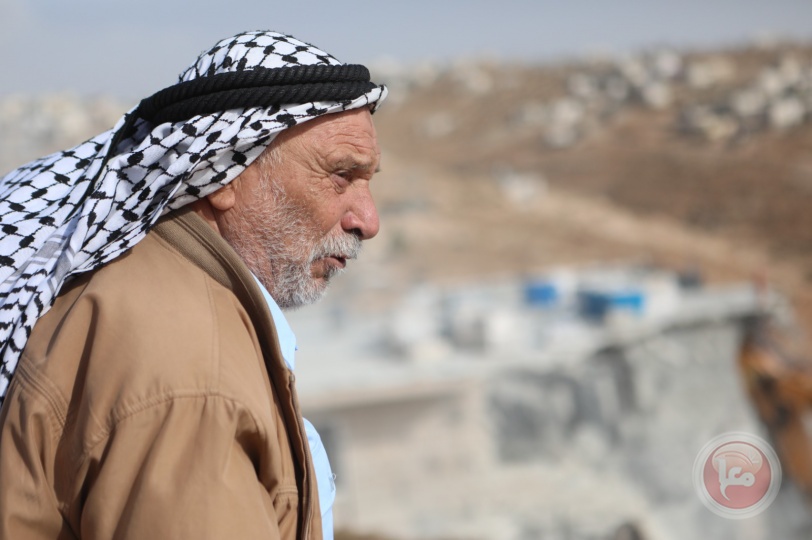 صور- الاحتلال يهدم منزلا قيد الانشاء ويعتقل مواطنين شرق الخليل