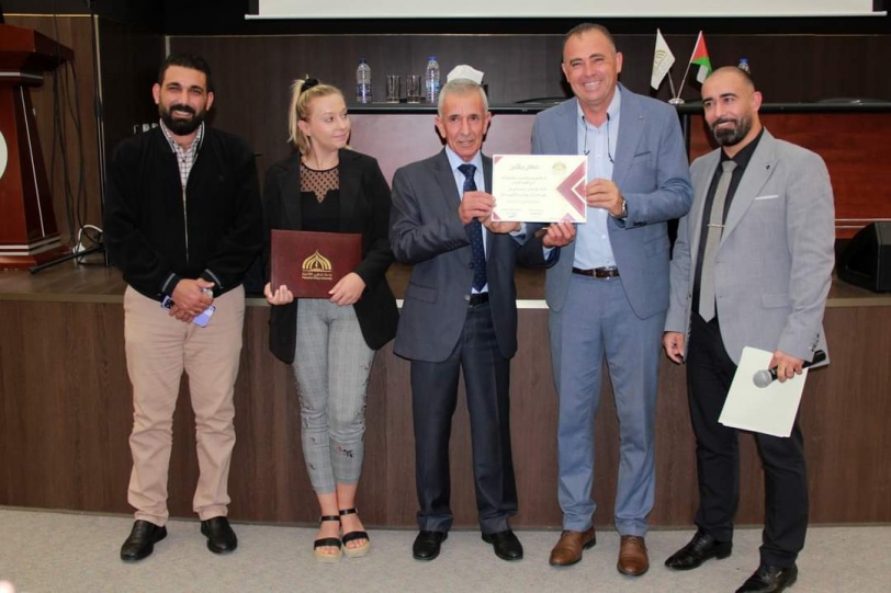 جامعة فلسطين الأهلية تناقش أوراقا بحثية حول "التحول الإعلامي للبيئة الرقمية"
