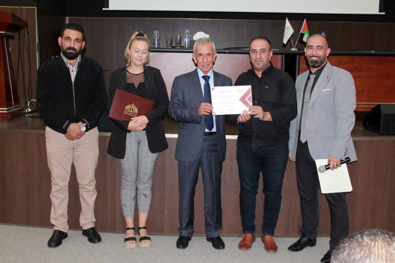 جامعة فلسطين الأهلية تناقش أوراقا بحثية حول "التحول الإعلامي للبيئة الرقمية"