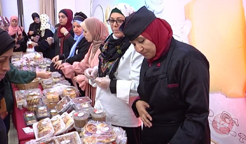 غزة... بازار نسوي تراثي لمساعدة النساء على ترويج منتجاتهن  