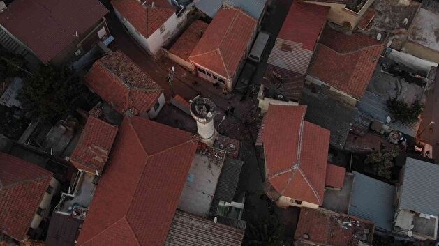 زلزال يضرب مدينة إزمير التركية ويتسبب بإصابات وسقوط مئذنة
