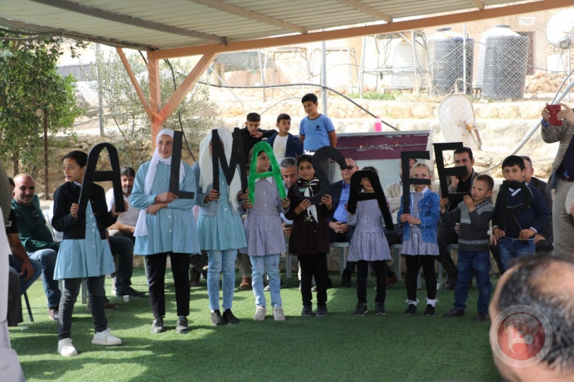 "التربية" تنظم جولة دعم ومناصرة لمدارس يطا المستهدفة من قبل الاحتلال 