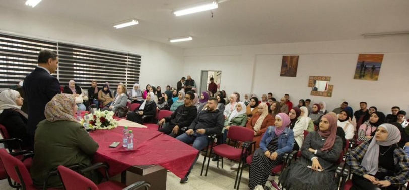 حليله يؤكد سعي البورصة لتفعيل دور الفئة الشابة فيها