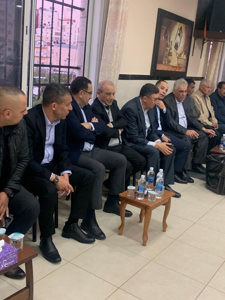 اللواء فرج يقدم التعازي الى هشام العمري بوفاة والدته  