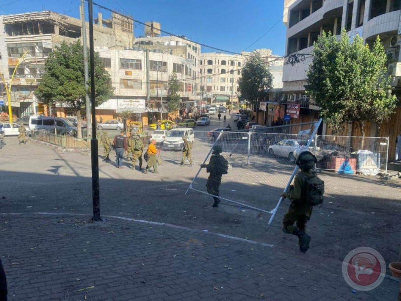  لتأمين اقتحام المستوطنين- الاحتلال يغلق وسط الخليل ويعتقل 3 اطفال