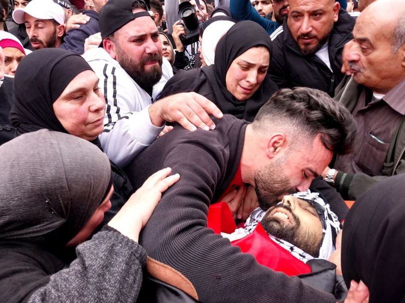 جماهير غفيرة تشيّع جثماني الشهيدين حرز الله وكشك في نابلس