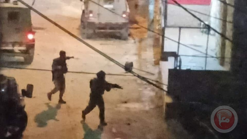 اصابة اكثر من 15 مواطنا خلال اقتحام الاحتلال لبيت أمر وصعوبات في إخلاء المصابين