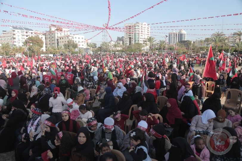  الالاف يشاركون في احياء الذكرى ٥٥ لانطلاقة الشعبية بغزة