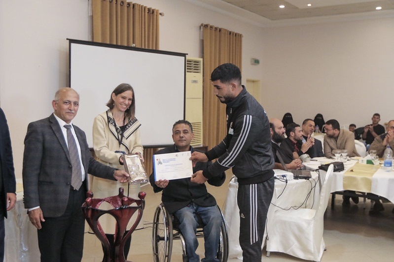 رئيس بلدية غزة يكرم أبطال المنتخب الفلسطيني لكرة السلة للكراسي المتحركة