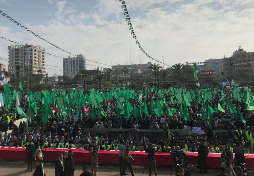 عشرات الآلاف يشاركون في احياء انطلاقة حماس بغزة