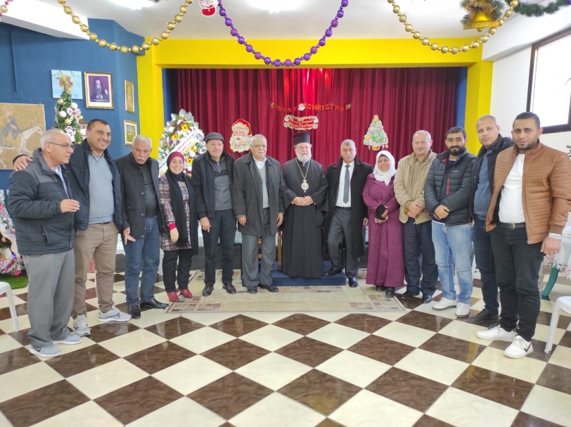 الديمقراطية تزور كنيسة القديس برفيريوس بغزة لتقديم التهاني بعيد الميلاد