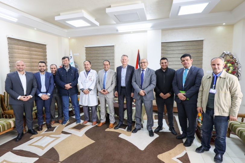 مجمع الشفاء الطبي يستقبل نائب رئيس مجلس إدارة مجموعة الاتصالات بشار مصري
