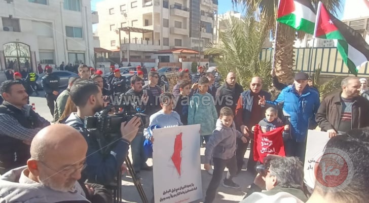 وقفه احتجاجية امام السفارة الإسرائيلية في عمان