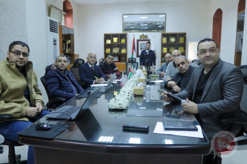 بلدية غزة تطلع بلدية دورا على تجربتها في منظومة المعلومات والشكاوى