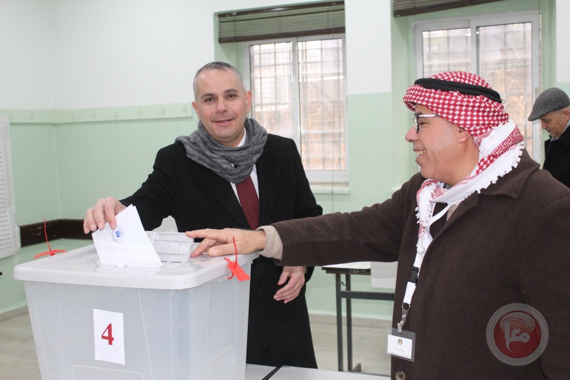 بالصور: انطلاق عملية اقتراع انتخابات غرفة قلعة الاقتصاد الوطني "الخليل"