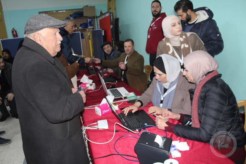 بالصور: انطلاق عملية اقتراع انتخابات غرفة قلعة الاقتصاد الوطني "الخليل"