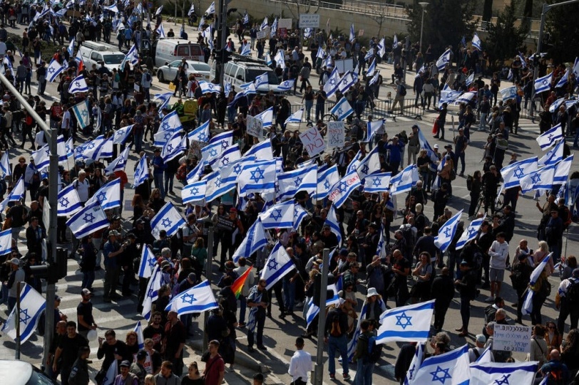 آلاف الإسرائيليين يتظاهرون لمنع التصويت على الإصلاحات القضائية