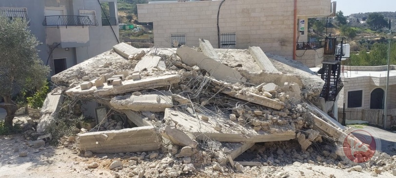 قوات الاحتلال تهدم 3 منازل في الولجة غرب بيت لحم