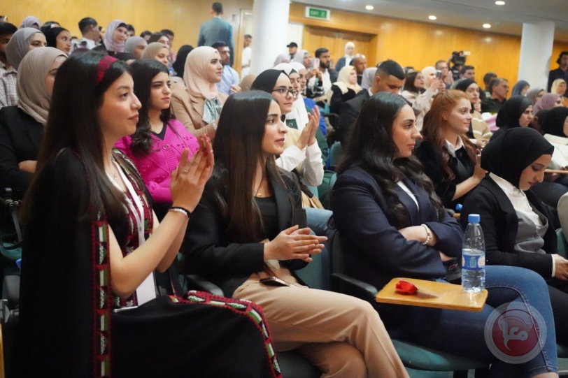 كلية الحقوق في جامعة القدس تكرم طلبتها المتفوقين والفائزين في مسابقة مشاريع التخرج