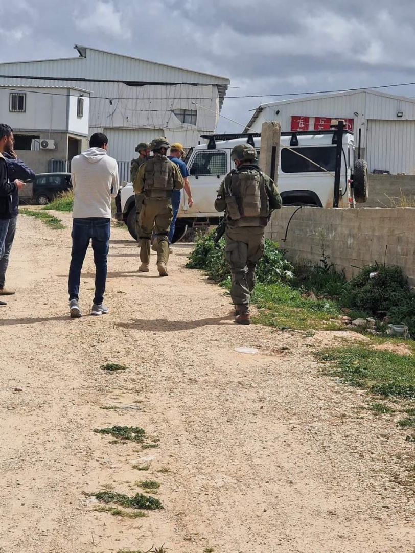 14 اخطارا بوقف العمل والبناء ببلدة الزاوية غرب سلفيت