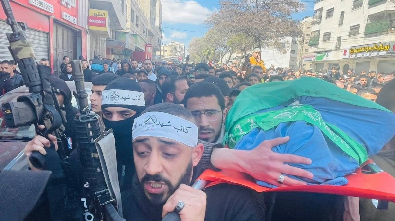 فيديو.. الأجهزة الأمنية تعرقل جنازة خروشة ومحافظة نابلس توضح 