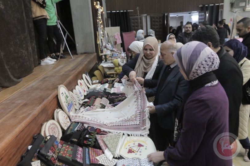 معرض للمشغولات التراثية لدعم النساء بغزة