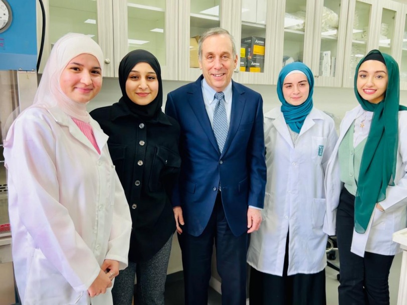 رئيس جامعة القدس يستقبل رئيس هارفارد الأمريكية في زيارته الأولى إلى جامعة فلسطينية