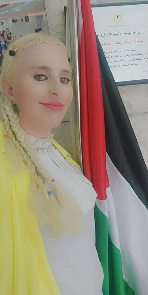 د. نفين عزيز طينه امرأة فلسطين 2023 في مجال الأدب والفنون 