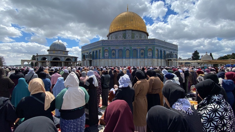  تقرير معا - من كل صوب ربع مليون يشدون الرحال الى الأقصى