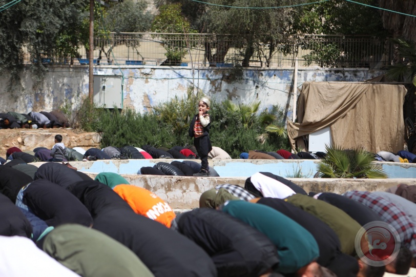 صور- ألآلاف يزورون المسجد الابراهيمي في الجمعة الثانية من رمضان