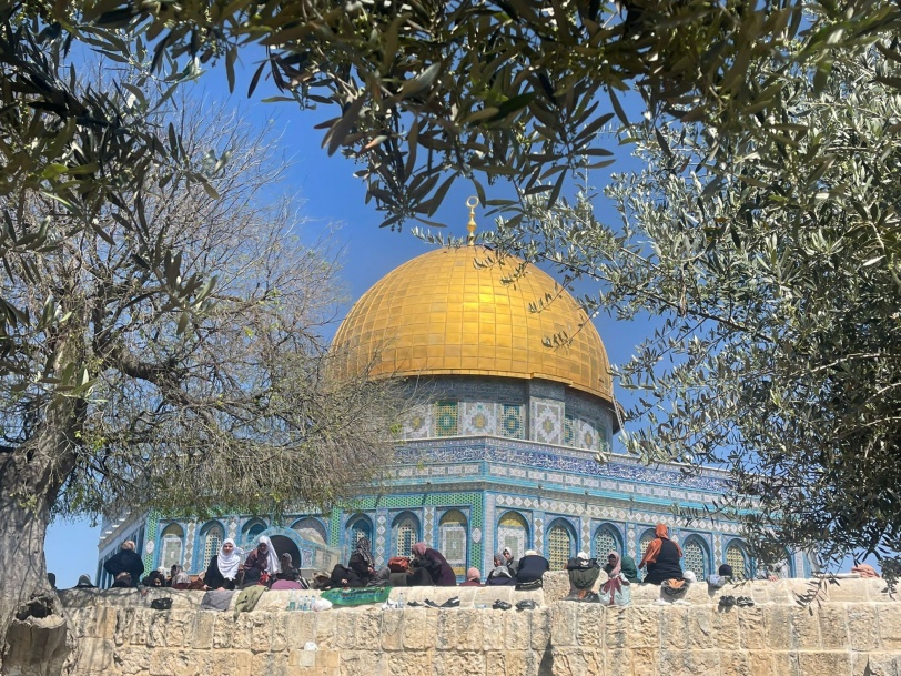ربع مليون يؤدون صلاة الجمعة الرابعة من شهر رمضان في الأقصى