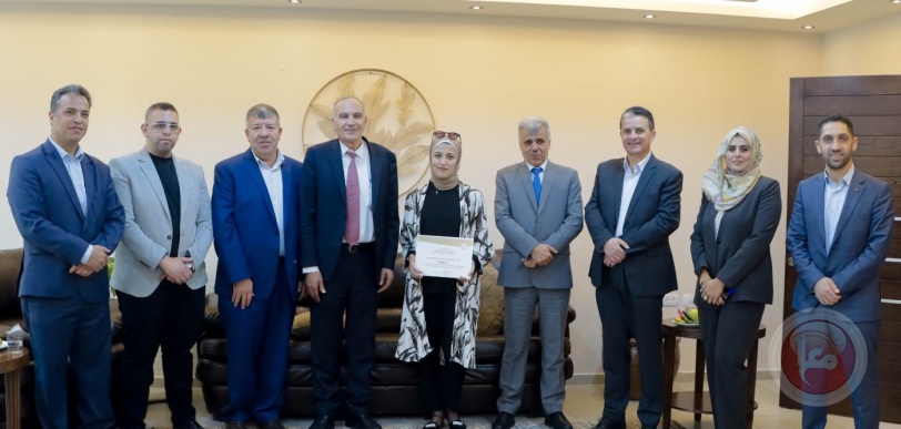 جامعة البوليتكنك ووزارة الاتصالات وتكنولوجيا المعلومات تكرم طلبتها المبدعين