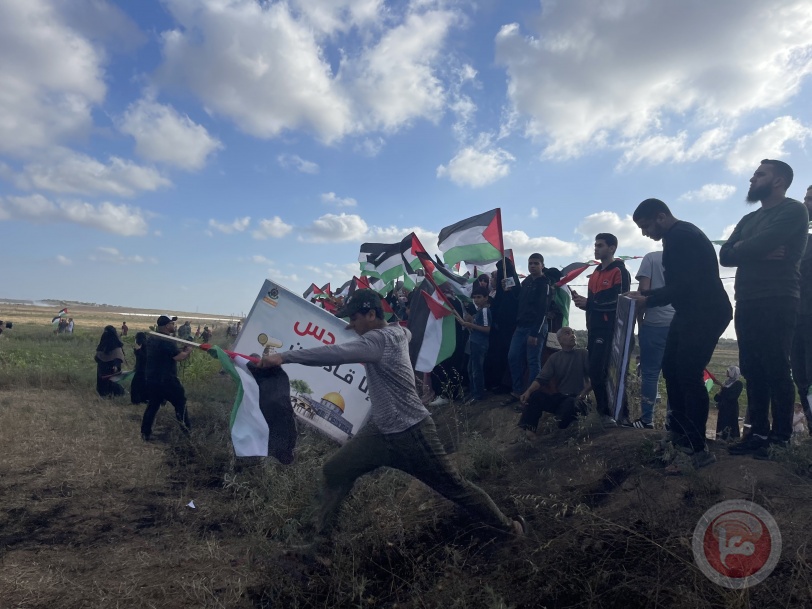 الاحتلال يطلق النار والغاز صوب مسيرة الاعلام بغزة