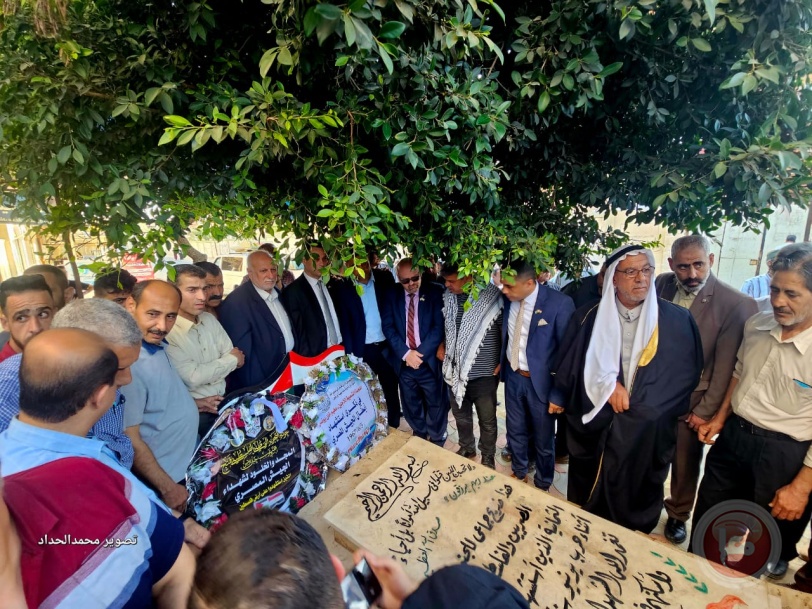 اللجنة الشعبية بمخيم خانيونس تحيى الذكرى 56 للنكسة وتضع أكاليل الزهور على قبور الشهداء المصريين