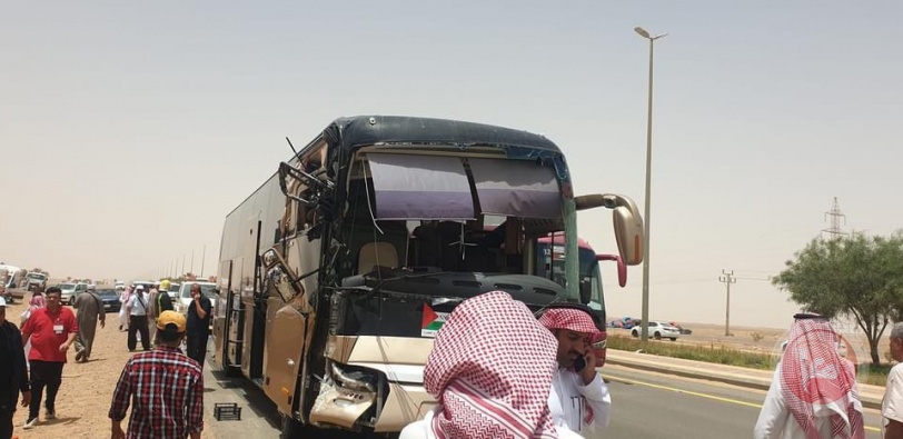 اصابات في حادث سير لحافلة تقل حجاجا من فلسطين 