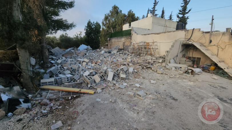 سلفيت: الاحتلال يهدم مبنى في ديربلوط