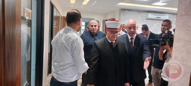 وزير الأوقاف والشؤون الدينية يزور جمعية رجال الأعمال الفلسطينين بغزة