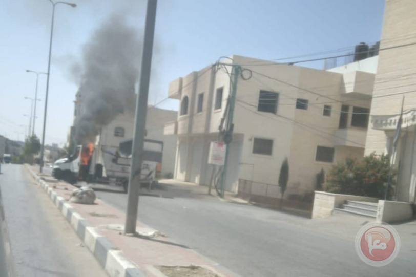 بعد إحراق شاحنة نفايات.. بلدية الخليل تطالب بملاحقة الخارجين على القانون