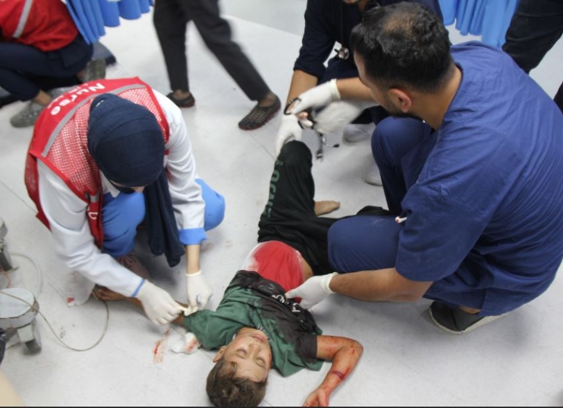 شهداء وجرحى- إسرائيل تقصف سيارات نازحين نحو الجنوب على طريق صلاح الدين	