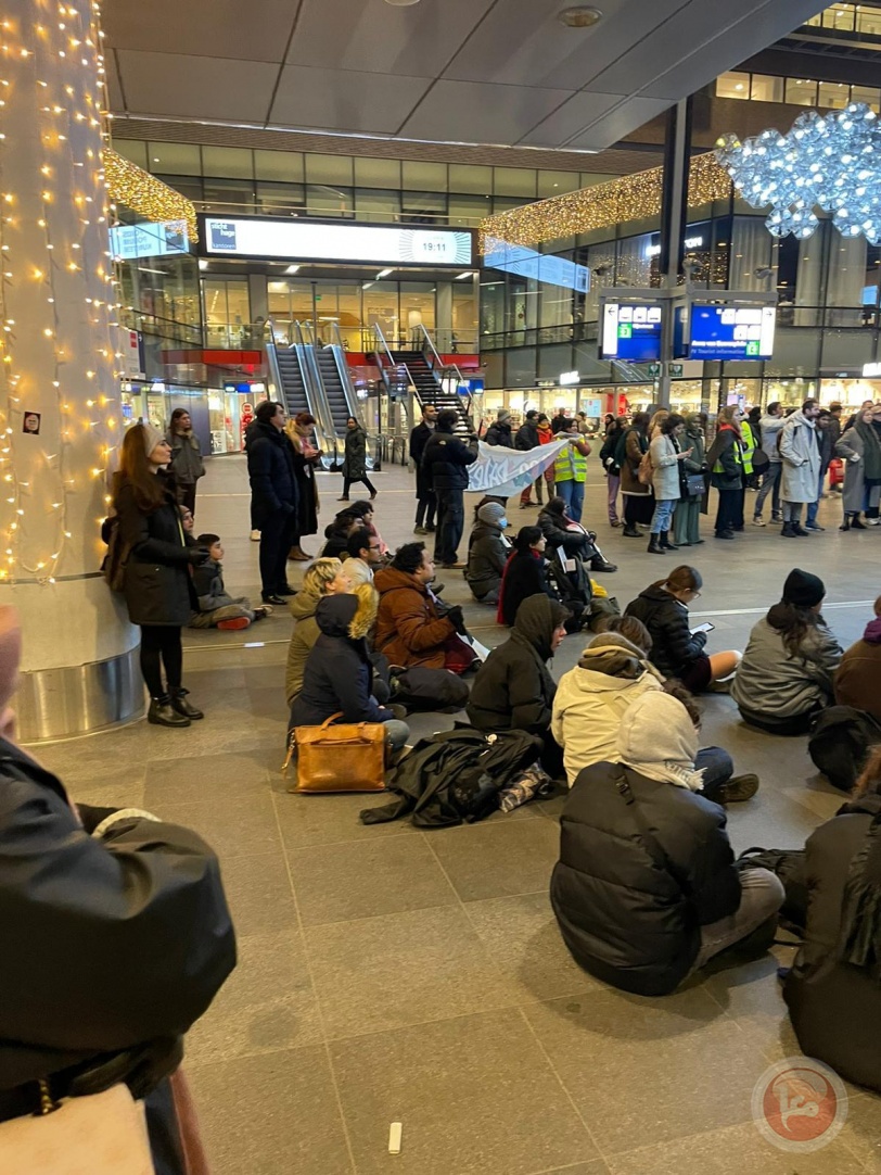 اعتصام وطني يغلق كل محطات قطار هولندا