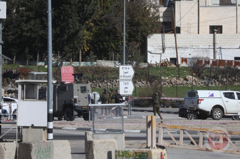 قوات الاحتلال تداهم منزل الشهيد باسل المحتسب في الخليل