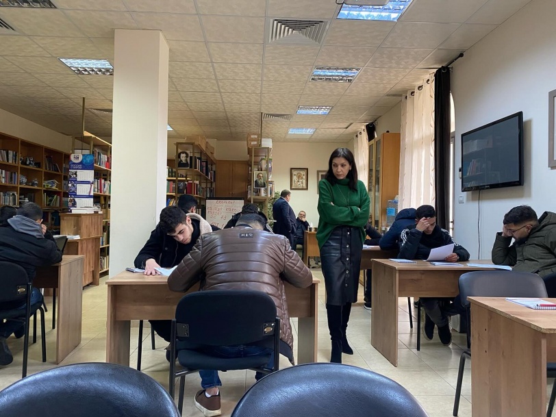 تمهيدا للحياة الجامعية في روسيا .. 14 طالبا فلسطينيا يجتازون الامتحان في بيت لحم