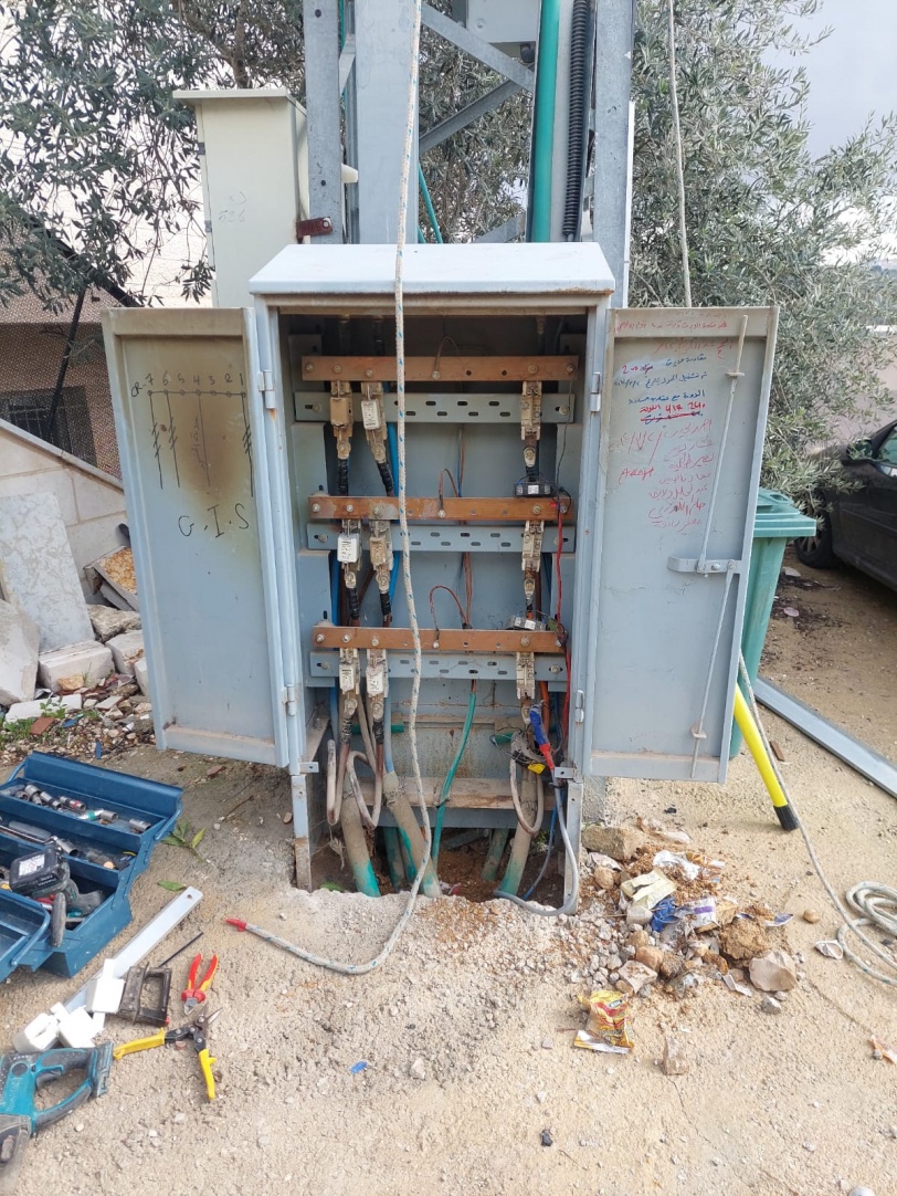 "كهرباء القدس" ترفع قدرة شبكتها في بلدة كوبر شمال رام الله