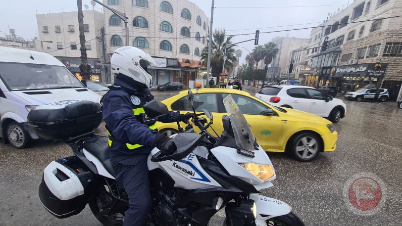 الشرطة تنشر 100 ضابط وعنصر لتسهيل حركة المرور في الخليل