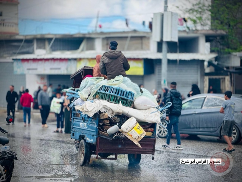 صور- غارات إسرائيلية مكثفة تدفع بسكان شرق رفح للنزوح نحو الغرب